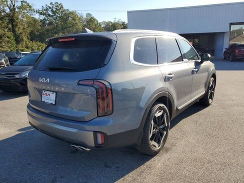 New 2025 Kia Telluride EX w/ EX Captain's Chair Package image 2
