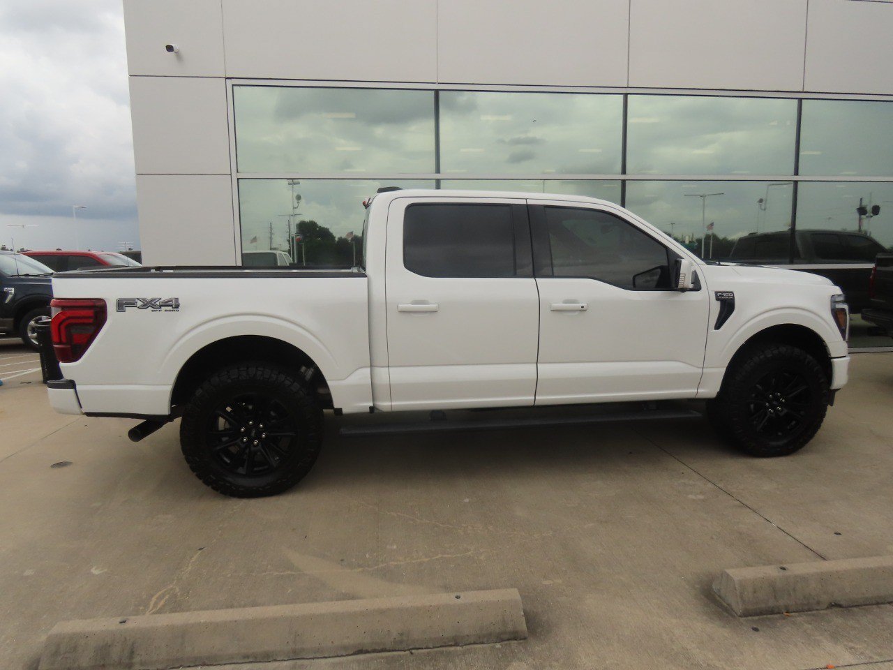 Used 2025 Ford F150 Platinum w/ FX4 Off-Road Package AWD/4WD image 10
