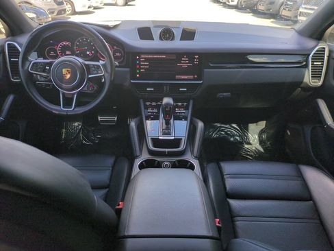 Used 2023 Porsche Cayenne S AWD/4WD image 16