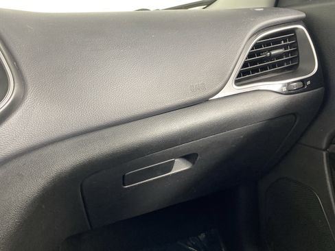 Used 2020 Jeep Cherokee Latitude Plus AWD/4WD image 35