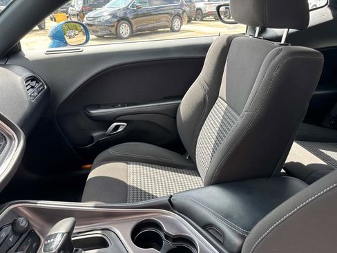 Used 2021 Dodge Challenger SXT w/ Blacktop Package image 15