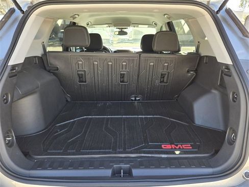 Used 2023 GMC Terrain SLE w/ Driver Convenience Package image 15