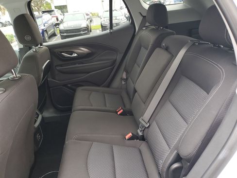 Used 2023 GMC Terrain SLE w/ Driver Convenience Package image 13