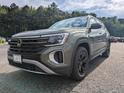 New 2026 Volkswagen Atlas Peak Edition AWD/4WD image 8