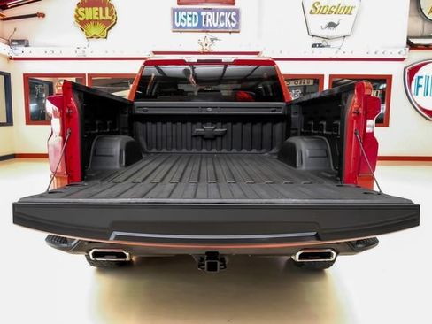 Used 2022 Chevrolet Silverado 1500 LT Trail Boss w/ Safety Package AWD/4WD image 8