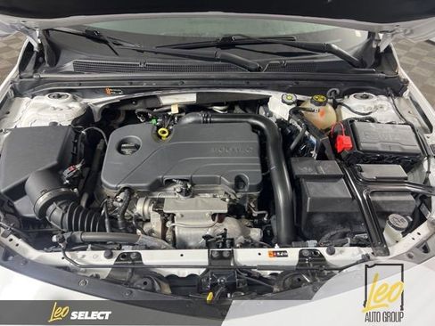 Used 2023 Chevrolet Malibu LT w/ Driver Confidence Package FWD image 4