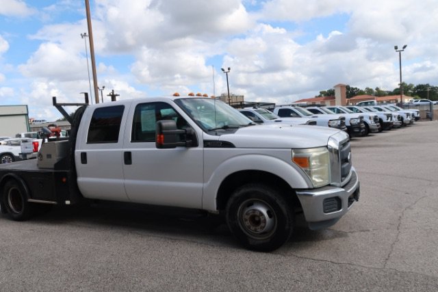 Used 2016 Ford F350 XL w/ Power Equipment Group RWD image 3