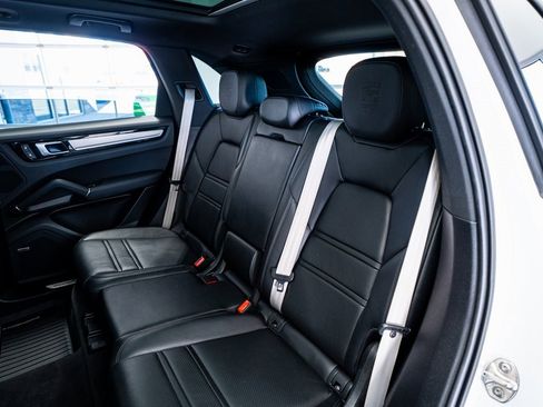 Used 2023 Porsche Cayenne Platinum Edition image 55