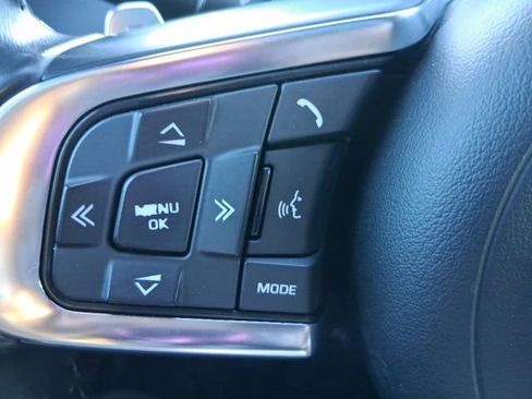 Used 2018 Jaguar XE R-Sport image 17