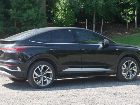 Used 2023 Audi Q4 e-tron Prestige image 9