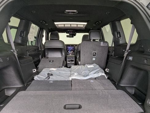 New 2025 Jeep Grand Cherokee L Limited w/ Luxury Tech Group II image 30