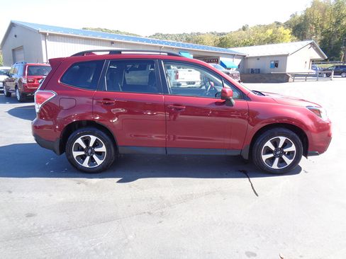Used 2018 Subaru Forester 2.5i Premium w/ All-Weather Package image 6