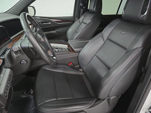 Used 2023 Cadillac Escalade ESV Luxury AWD/4WD image 5