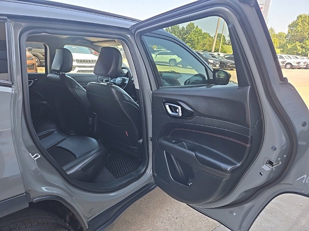 Used 2022 Jeep Compass Trailhawk w/ Trailhawk Convenience Group AWD/4WD image 76