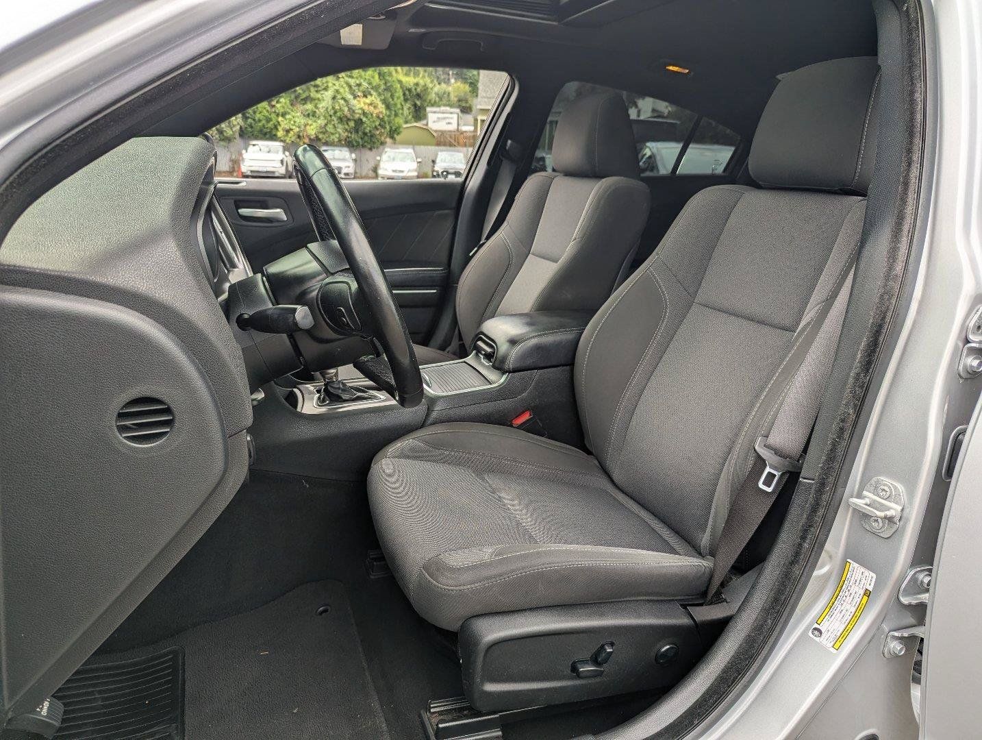 Used 2019 Dodge Charger SXT RWD image 27