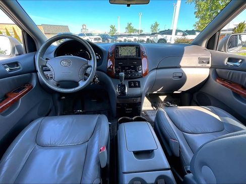 Used 2010 Toyota Sienna XLE w/ Towing Prep Pkg FWD image 21
