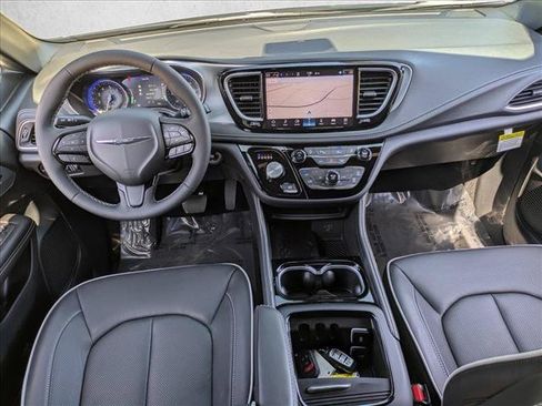 New 2026 Chrysler Pacifica Limited w/ S Appearance Package FWD image 9