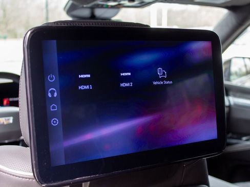 Used 2025 Cadillac Escalade V AWD/4WD image 22