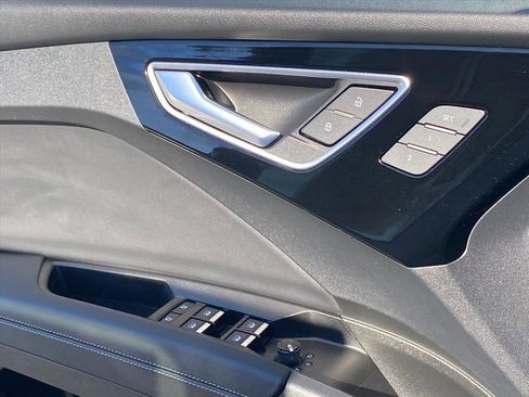 Used 2024 Audi Q4 e-tron Premium Plus w/ Premium Plus image 19