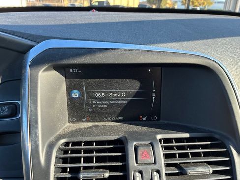 Used 2017 Volvo XC60 T5 Inscription w/ Preferred Option Package FWD image 26