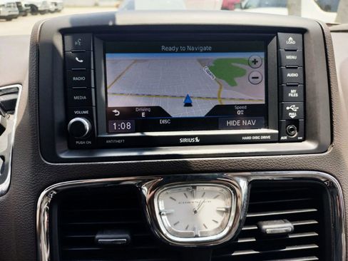 Used 2014 Chrysler Town & Country Touring-L w/ Driver Convenience Group FWD image 28