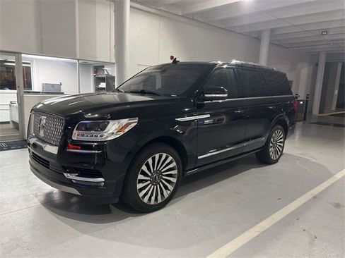 Used 2020 Lincoln Navigator Reserve w/ Luxury Package image 5
