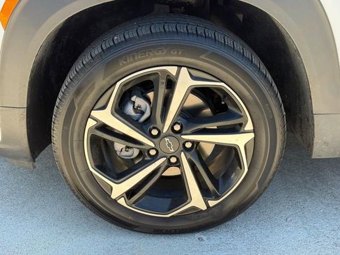 Used 2023 Chevrolet TrailBlazer RS w/ Sun and Liftgate Package AWD/4WD image 8