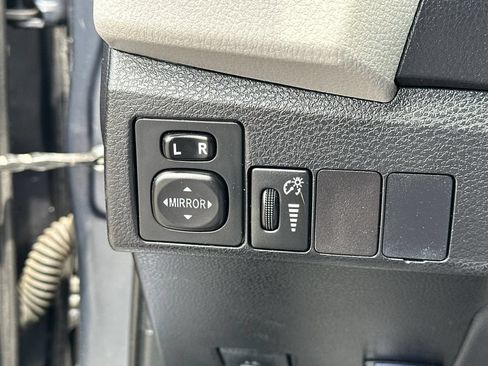 Used 2015 Toyota Corolla LE FWD image 15