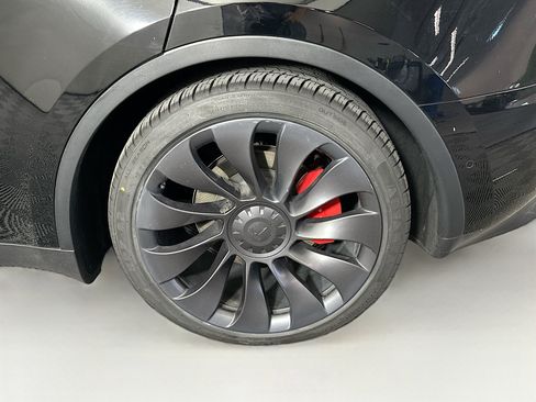 Used 2022 Tesla Model Y Performance AWD/4WD image 11