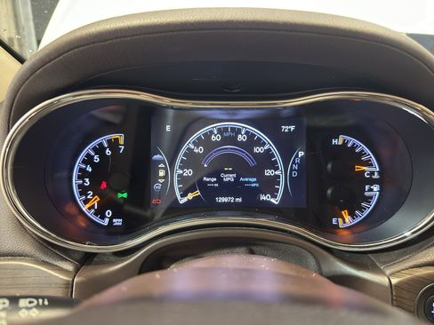 Used 2017 Jeep Grand Cherokee Overland image 18