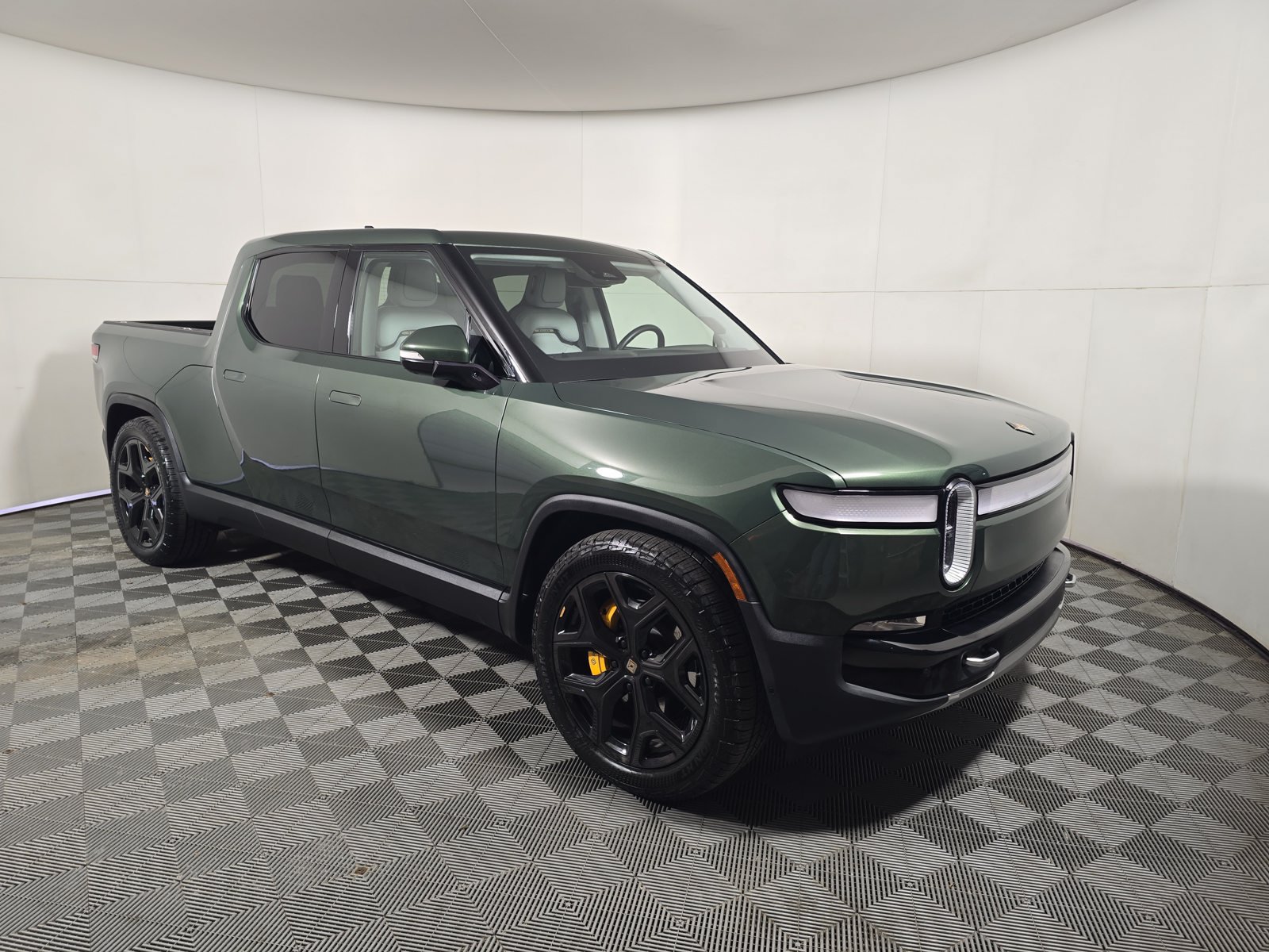 Used 2023 Rivian R1T Adventure Quad AWD/4WD image 7