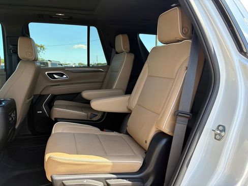Used 2024 Chevrolet Tahoe Premier w/ Premium Package RWD image 15