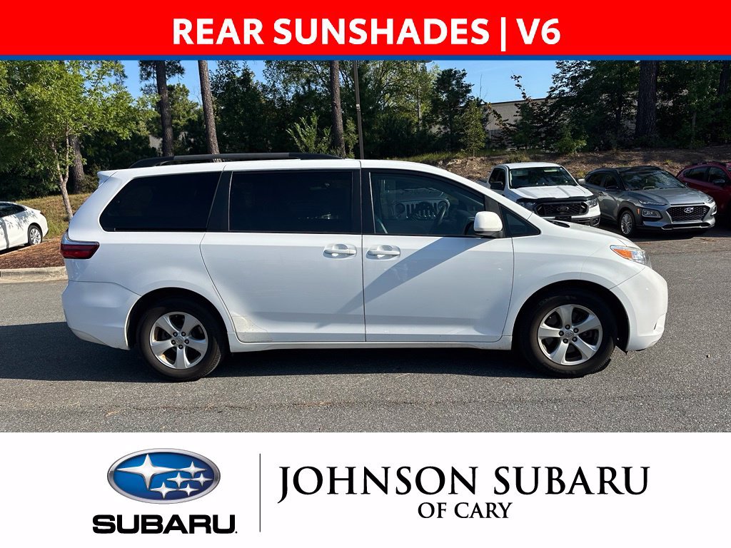 Used 2015 Toyota Sienna LE FWD image 3