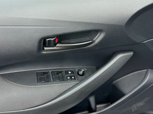 Used 2025 Toyota Corolla LE FWD image 15