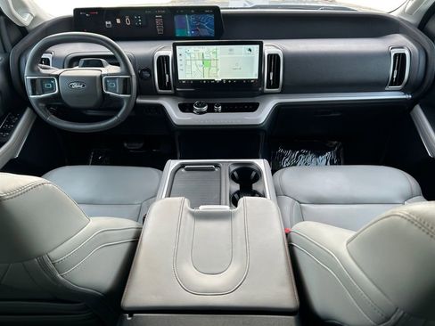 Used 2025 Ford Expedition Max Active image 12