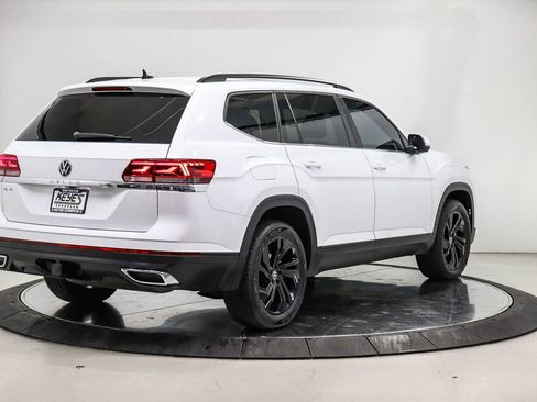 Used 2022 Volkswagen Atlas SE w/ Panoramic Sunroof Package FWD image 4