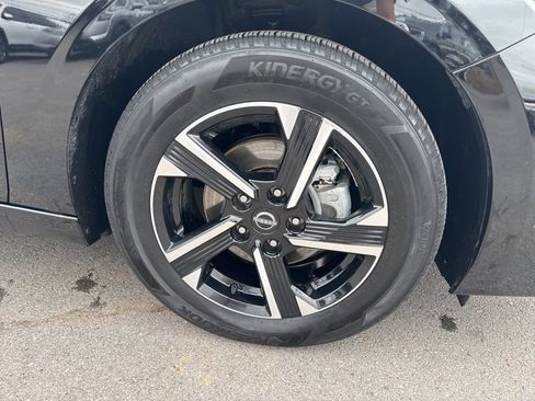 Used 2025 Nissan Sentra SV FWD image 25