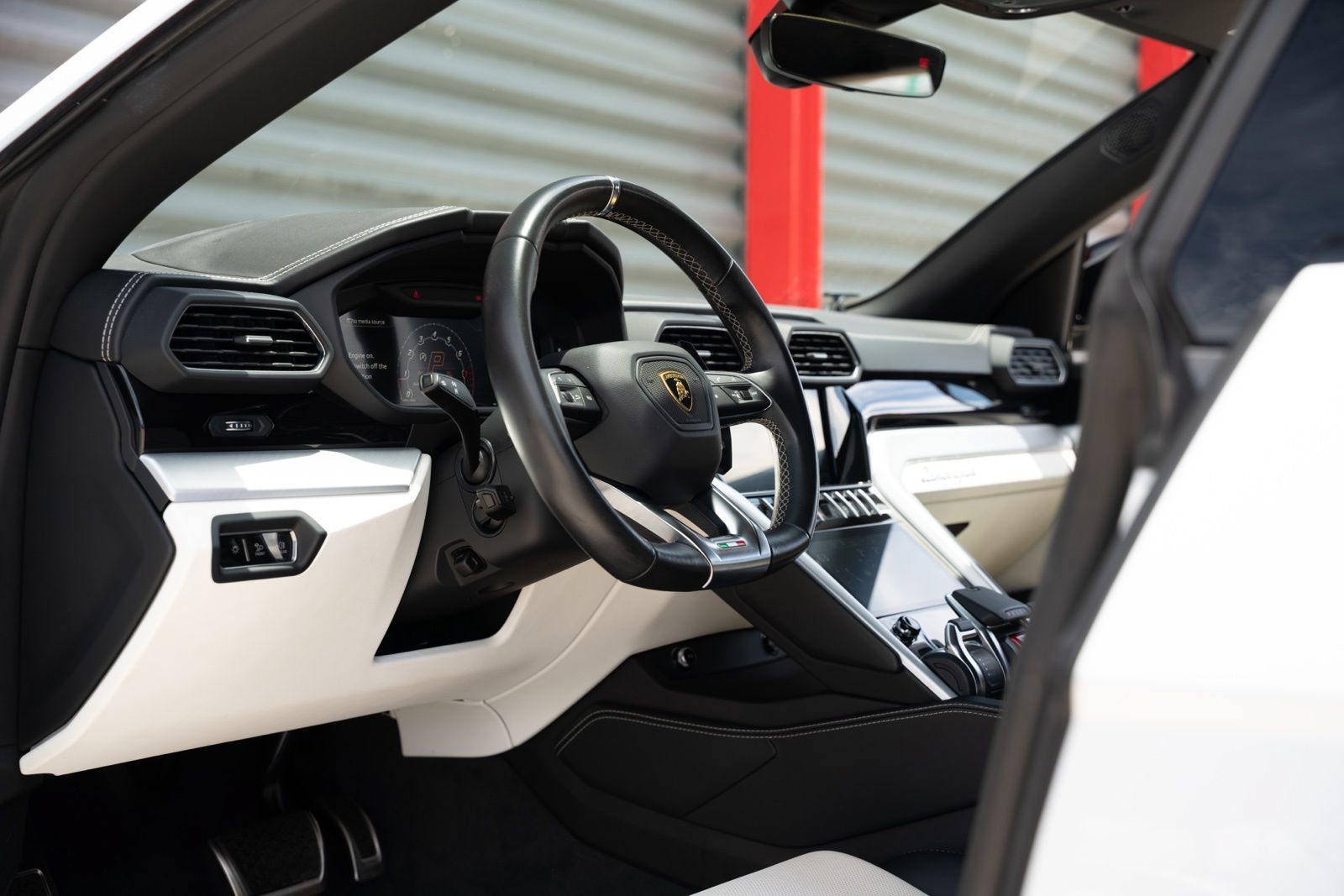 Used 2022 Lamborghini Urus AWD/4WD image 17