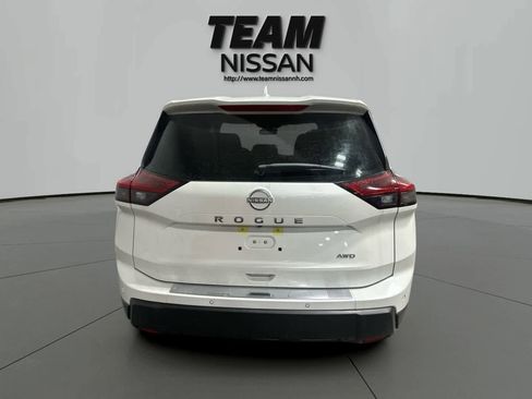 Used 2025 Nissan Rogue SV image 13