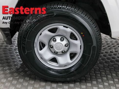 Used 2022 Toyota Tacoma SR w/ SR Convenience Package image 30