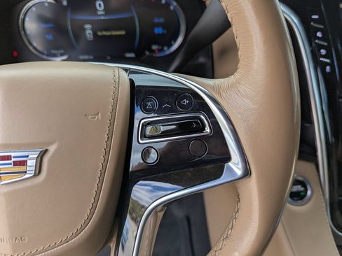 Used 2020 Cadillac Escalade Platinum AWD/4WD image 18
