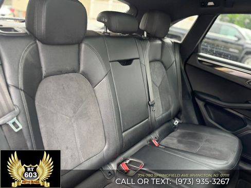 Used 2021 Porsche Macan AWD/4WD image 12