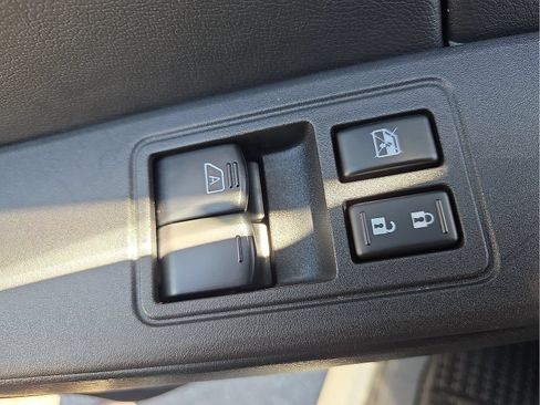 Used 2025 Nissan Frontier S AWD/4WD image 15