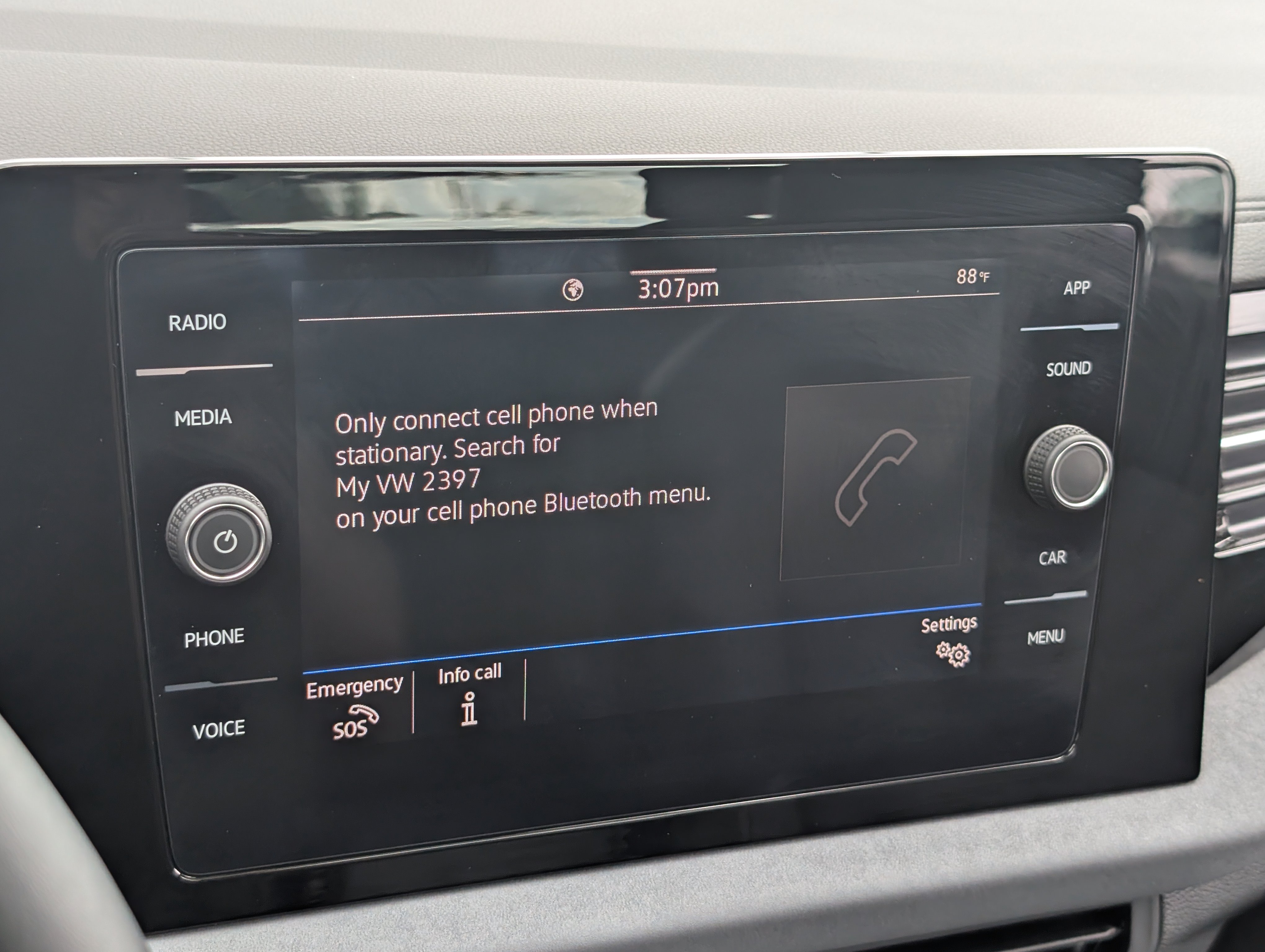 Used 2025 Volkswagen Jetta SE w/ Sunroof Package FWD image 27