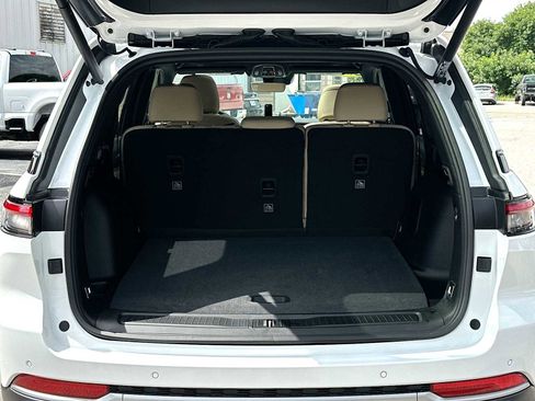 New 2026 Jeep Grand Cherokee Limited image 28