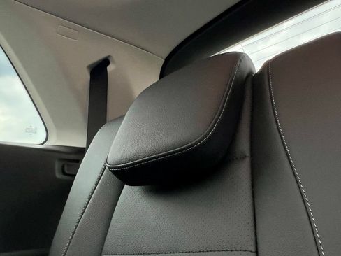 Certified 2026 Mercedes-Benz GLS 450 4MATIC image 31