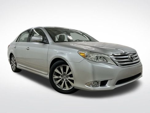 Used 2012 Toyota Avalon Limited image 5