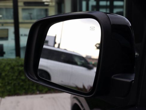 Used 2020 Dodge Durango SXT image 9