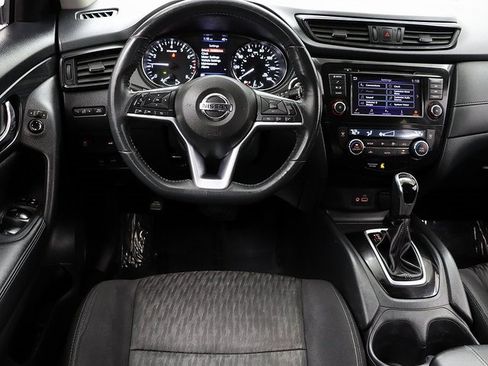 Used 2018 Nissan Rogue SV image 14