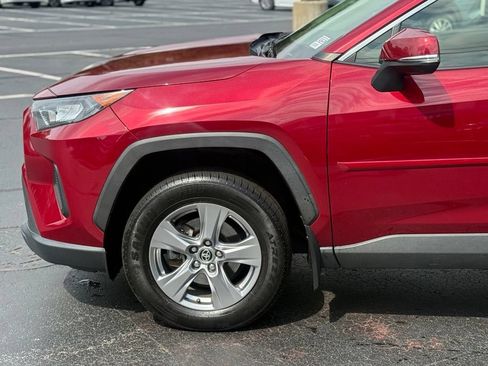 Used 2022 Toyota RAV4 LE AWD/4WD image 2